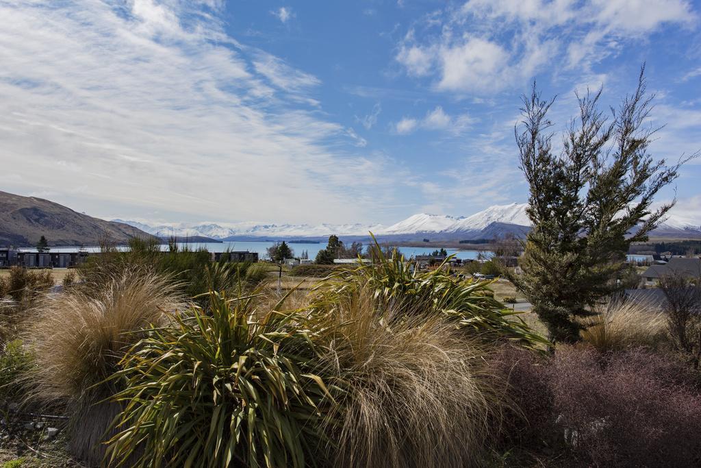 The Black House With Stunning Outdoor Bath レイク・テカポ エクステリア 写真