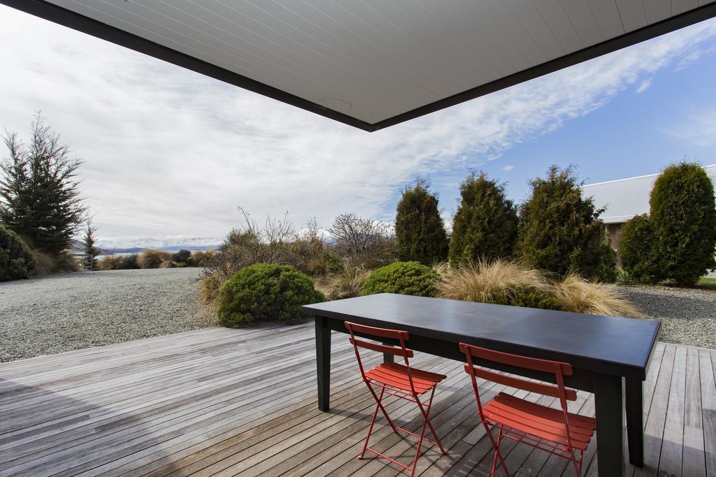 The Black House With Stunning Outdoor Bath レイク・テカポ エクステリア 写真